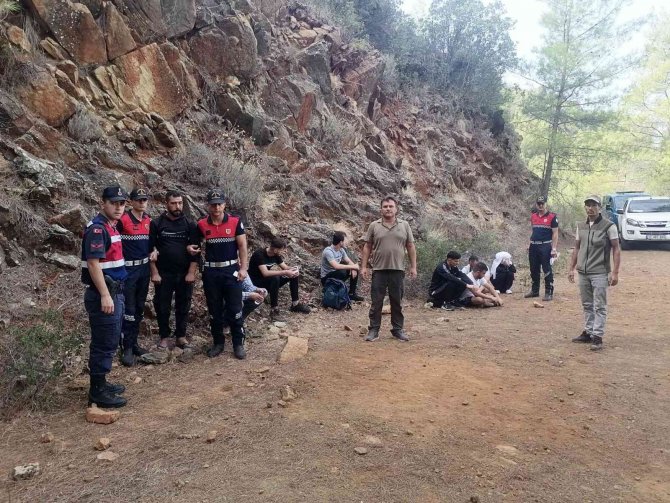 Köyceğiz’de 14 Düzensiz Göçmen Yakalandı
