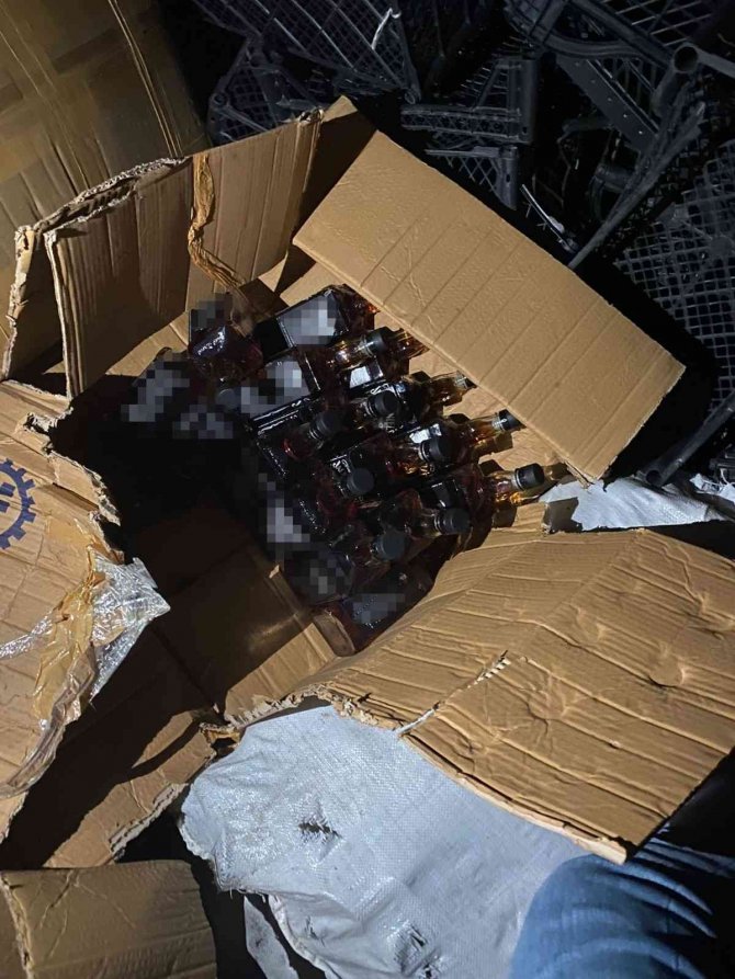 Sultangazi’de Operasyon: 485 Litre Doluma Hazır Alkol Ele Geçirildi