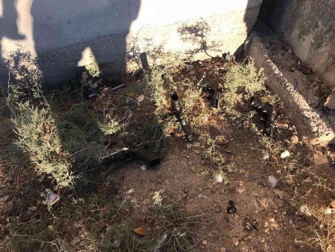Adana’da Polis Baskınında Silahları Banyonun Penceresinden Attılar