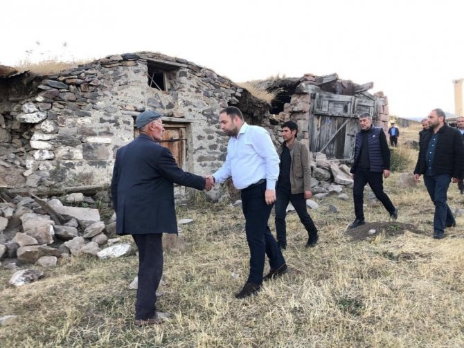 Ak Parti Ardahan İ̇l Başkanı Koç, Deprem Bölgesinde