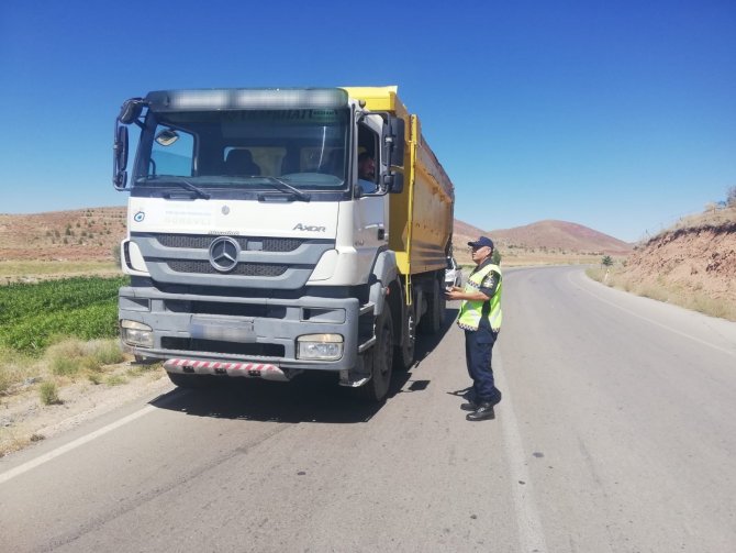 Aksaray’da Jandarmadan Tonajlı Araç Denetimi
