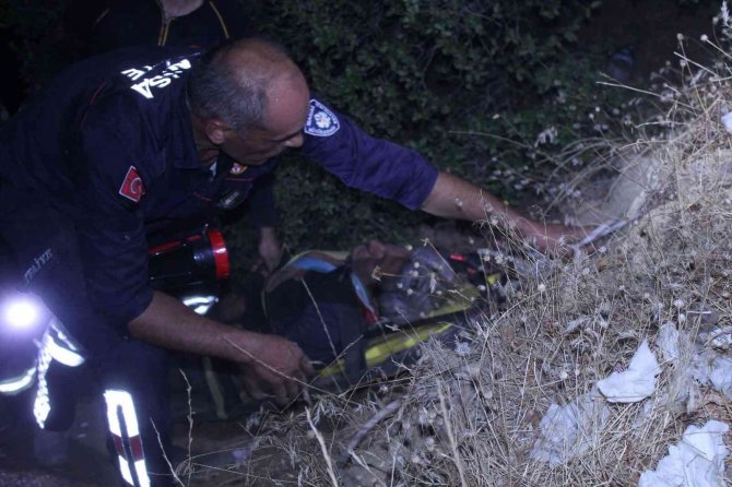 Alkollü Şahıs 30 Metrelik Uçuruma Düştü, Ekipler Seferber Oldu