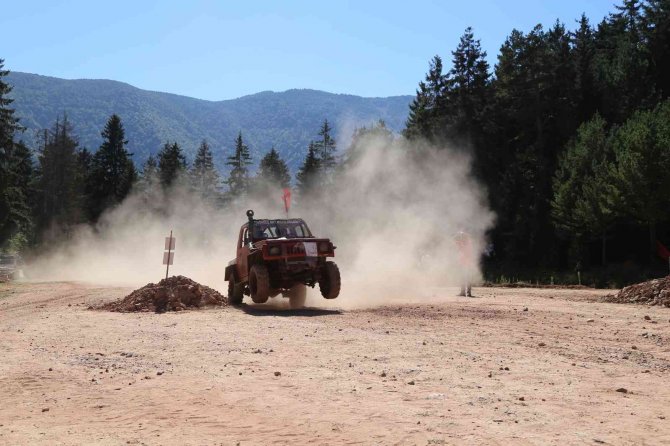 Artvin’de 6.’sı Düzenlenen Uluslararası Off-road Yarışları Büyük Heyecana Sahne Oldu