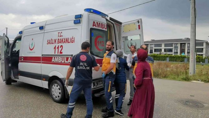 Düğüne Gidenlerin Bulunduğu Araç Otomobille Çarpıştı: 5 Yaralı