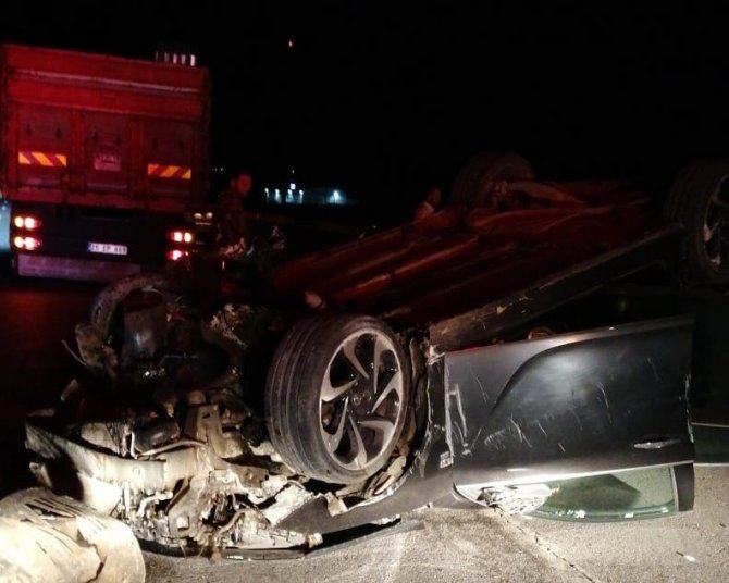 Kontrolden Çıkan Otomobil Takla Attı: 3 Yaralı