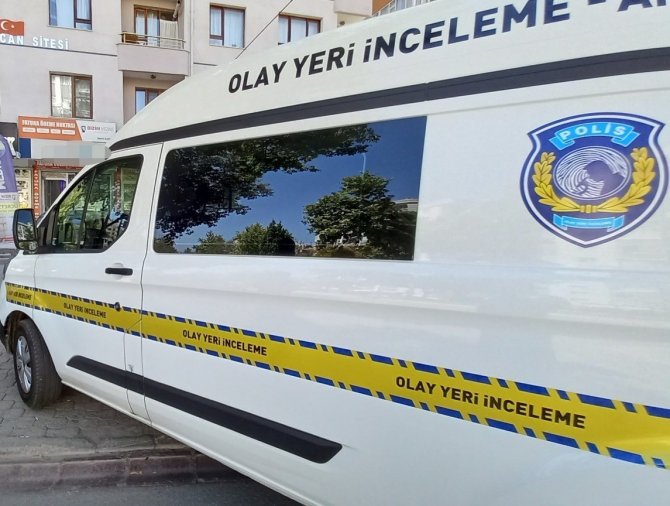 İ̇ş Hanında Tartıştığı Kişiyi Ayağından Vurup Kaçtı