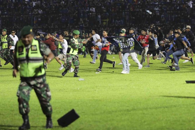 Endonezya’da Futbol Maçında İzdiham: 174 Ölü, 180 Yaralı