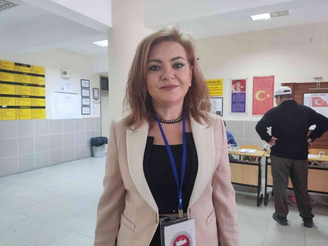 Çifte Vatandaşlar Bulgaristan’daki Erken Genel Seçim İçin Sandık Başında