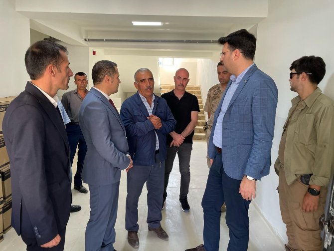 Kaymakam Kurt Yapımı Devam Eden Okulu Ziyaret Etti