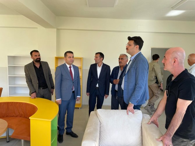 Kaymakam Kurt Yapımı Devam Eden Okulu Ziyaret Etti