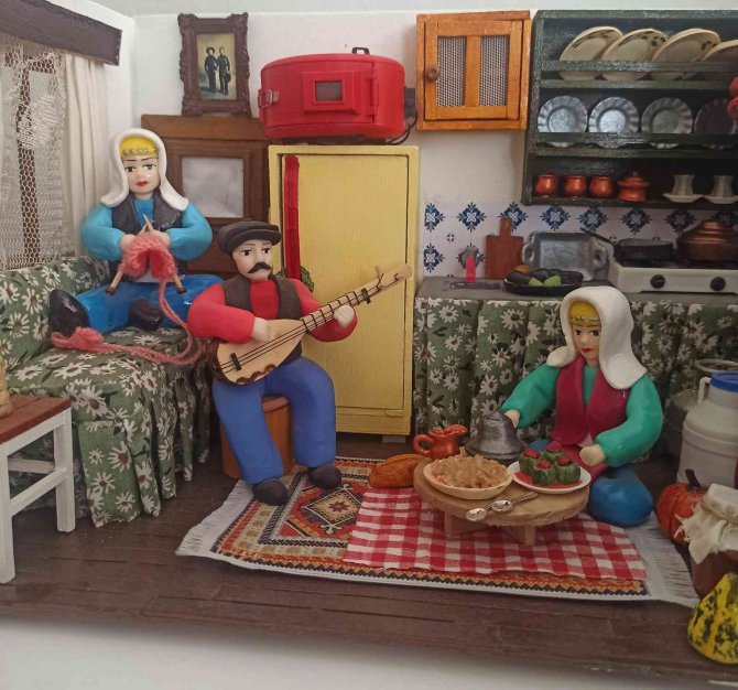 Nostaljik Eşyalar Minyatürde Hayat Buluyor