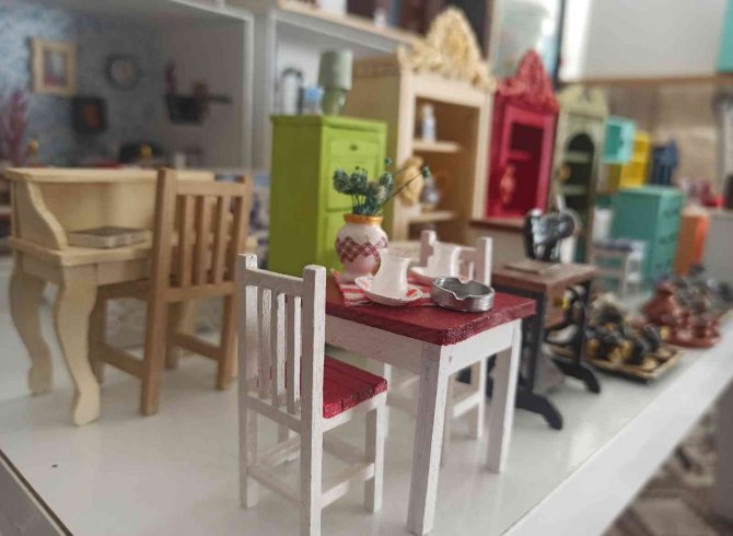 Nostaljik Eşyalar Minyatürde Hayat Buluyor