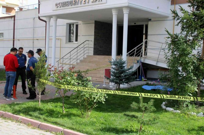 11. Kattan Düşen Kadın Hayatını Kaybetti