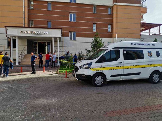 11. Kattan Düşen Kadın Hayatını Kaybetti