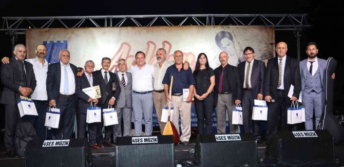 Kuşadası’nda Aşıklar Bayramı Kutlandı