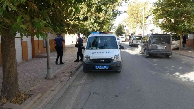 Husumetlisini Sırtından Bıçakladı