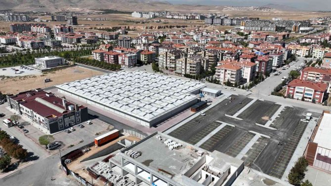 Selçuklu’da Yazır Kapalı Pazar Açılışa Hazırlanıyor