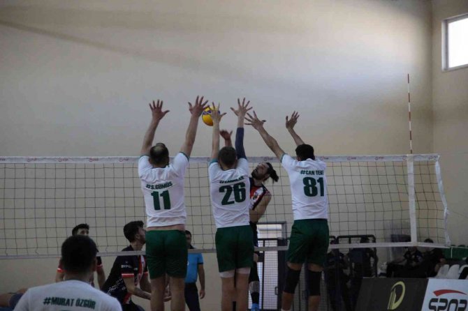 Alpaslan Endüstri Erkekler Voleybol 1. Ligi: Solhan Spor: 3 - Hatay Erzin Yeşilkent: 2