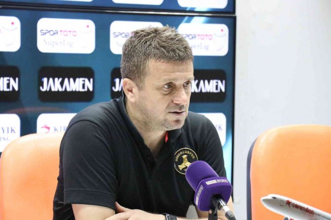 Hakan Keleş: “İ̇lk Dakikalarda Bir Kırmızı Kart Oyun Düzenimizi Bozdu”