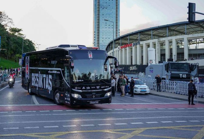 Beşiktaş, Vodafone Park’a Geldi