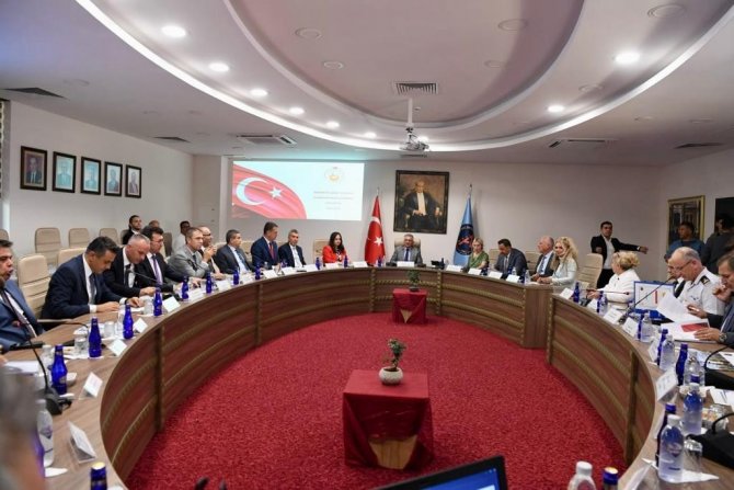 Vali Yazıcı: “Ne Üniversitenin İçinde Ne De Dışında Her Hangi Bir Olumsuzluğa İzin Vermeyeceğiz“