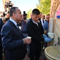 Bakan Bozdağ, Mezun Olduğu Üniversitede Çorbayı Çeşmeden İçti