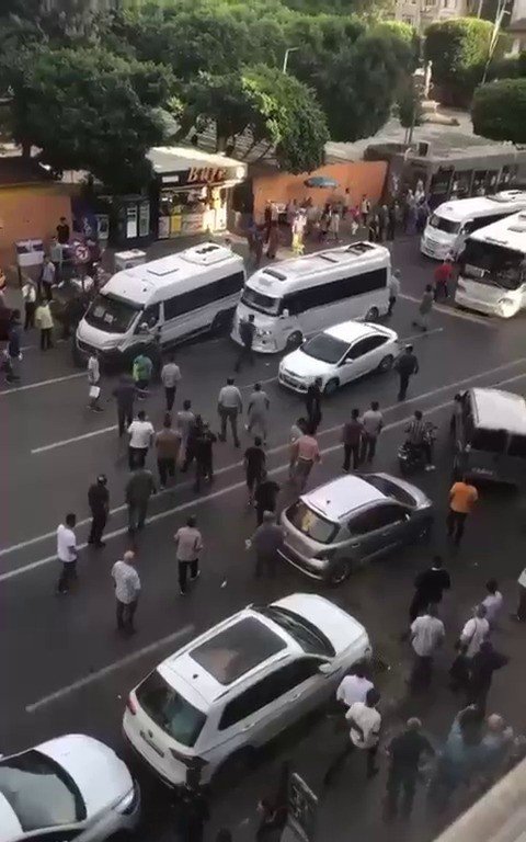 Sokak Ortasında Bıçaklı Kavga Kamerada