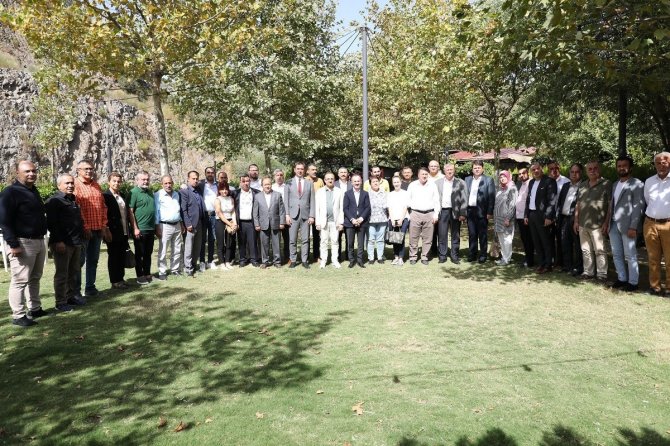 Ak Partili Sürekli’den Partililere: "Her Konuyu Halk Size, Siz Bize, Biz De Ankara’ya Taşıyacağız"