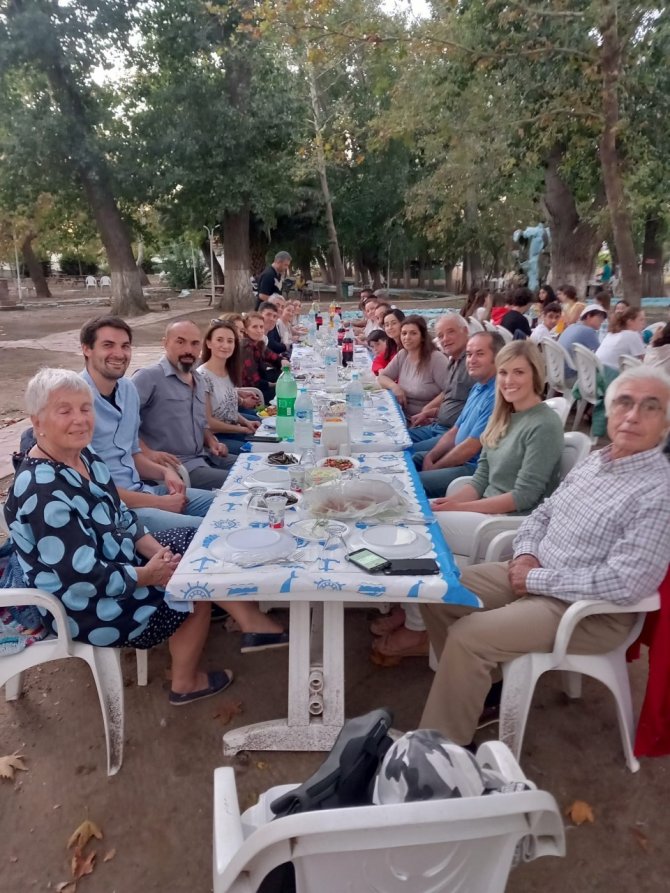 Burhaniyeli Gençler Alman Konukları Uğurladı