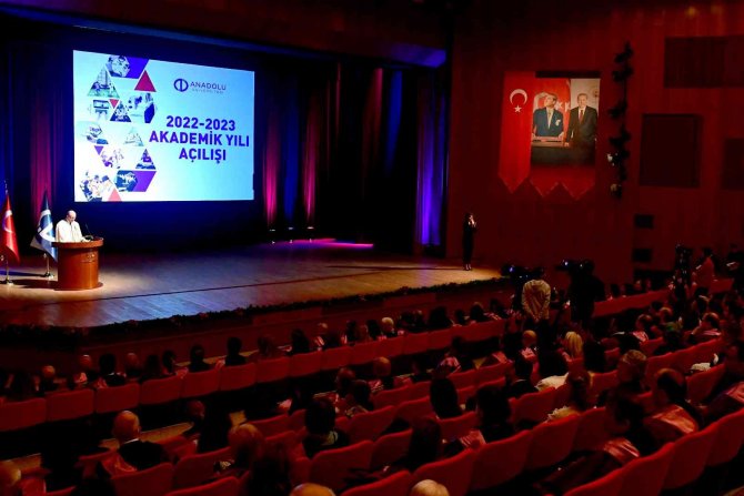 Anadolu Üniversitesi 2022-2023 Akademik Yılı Açılış Töreni Gerçekleştirildi