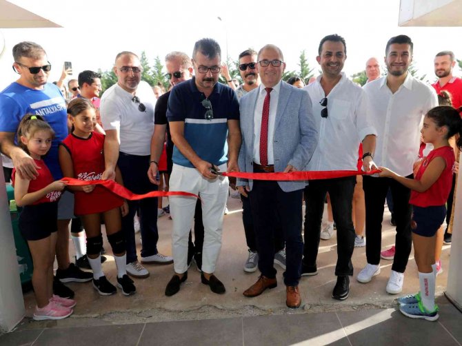 Antalyaspor Ahmet Uluç Spor Salonu Ve Voleybol Sezonu Açıldı
