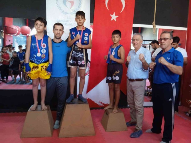 Germencikli Gençler Madalyaları Topladı