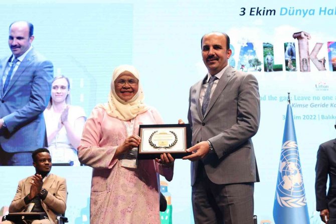 Dünyanın En Prestijli İ̇nsan Yerleşmeleri Ödülü Başkan Altay’a Verildi