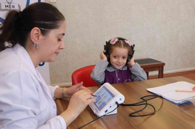 Okullarda İşitme Taraması Başladı: “3 Öğrenciye Erken Tanı Koyularak İşitme Cihazı Takıldı”