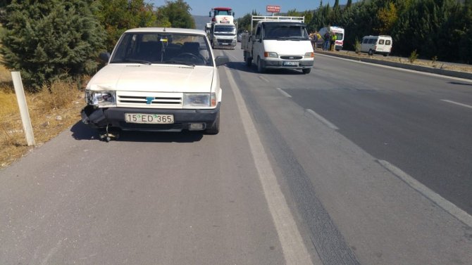 Burdur’da İki Otomobil Çarpıştı: 4 Yaralı