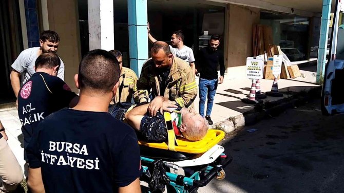 Yük Asansörü Düştü; 1 Ağır Yaralı