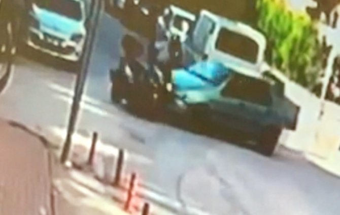 Otomobil İle Motosikletin Kazası Kamerada