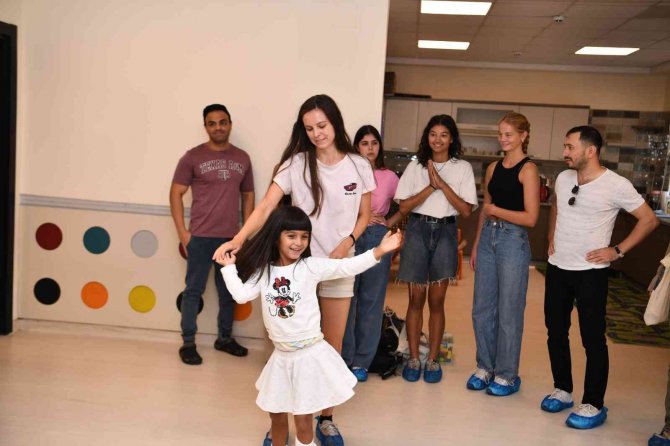 Miniklere Danslı İ̇ngilizce Eğitimi