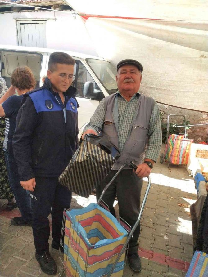 Kaybettiği Çantaya Zabıtanın Dikkatiyle Kavuştu