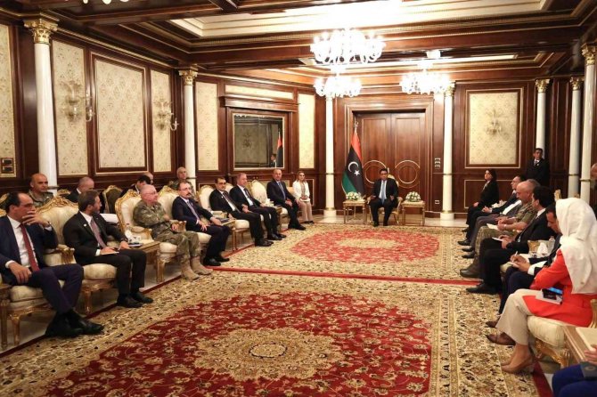 Dışişleri Bakanı Çavuşoğlu, Libya Başkanlık Konseyi Başkanı El-menfi‘yle Bir Araya Geldi