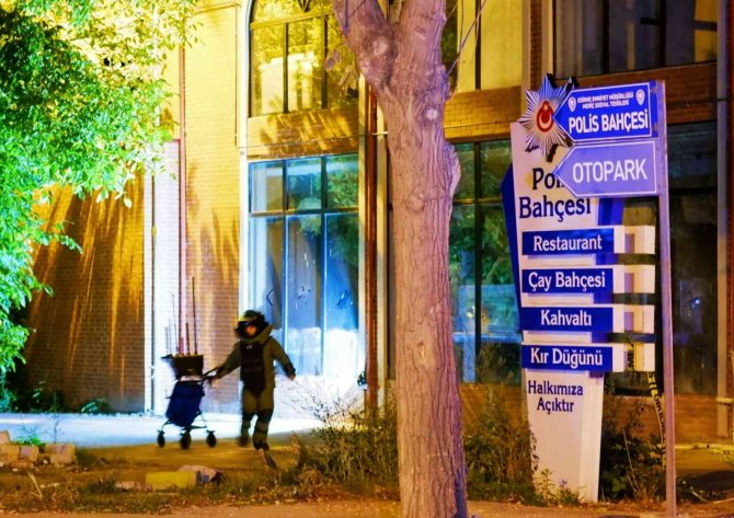 Edirne’de Sıcak Dakikalar: Polis Sosyal Tesislerine Şüpheli Çanta Atıp Kaçan Kişiler Yakalandı