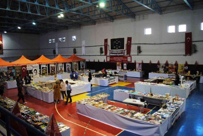 Eğirdir Kitap Şenliği Kapılarını Ziyaretçilere Açtı