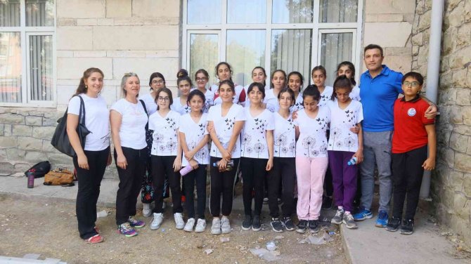 Elazığ’da Amatör Spor Haftası Kortej Yürüyüşüyle Başladı