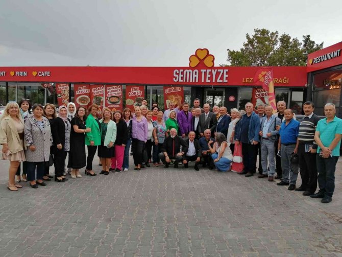 Eskişehir 19 Mayıs Ortaokulu Mezunları 50 Yıl Sonra Buluştu