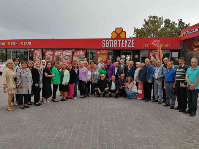 Eskişehir 19 Mayıs Ortaokulu Mezunları 50 Yıl Sonra Buluştu