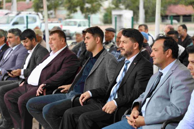 Beylikovalı Çiftçilere Uygun Fiyata Tohum Dağıtıldı