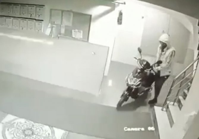 Elektrikli Bisikletin Çalınma Anı Kameralara Yansıdı