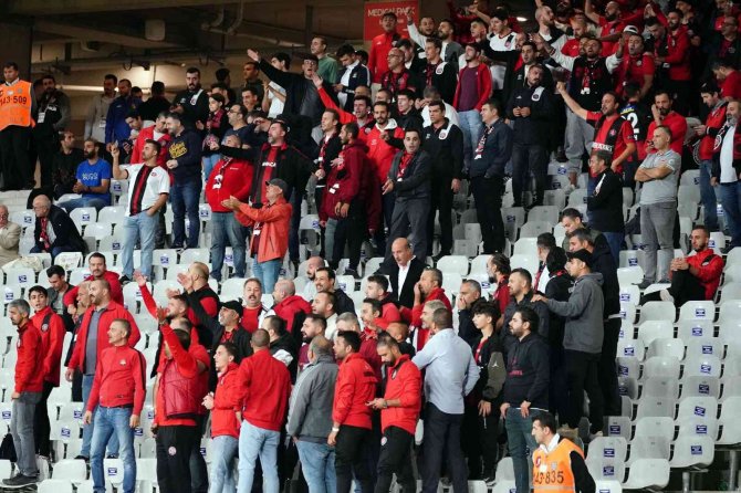 Spor Toto Süper Lig: Fatih Karagümrük: 1 - İ̇stanbulspor: 0 (İ̇lk Yarı)