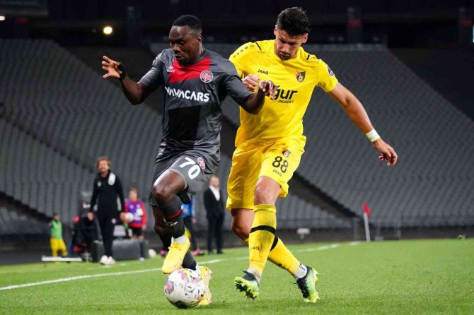 Spor Toto Süper Lig: Fatih Karagümrük: 1 - İ̇stanbulspor: 2 (Maç Sonucu)