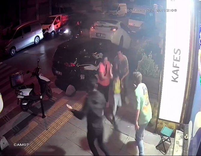 Gaziosmanpaşa’daki Kazada 3 Kişilik Aile Ölümden Saniyelerle Kurtuldu